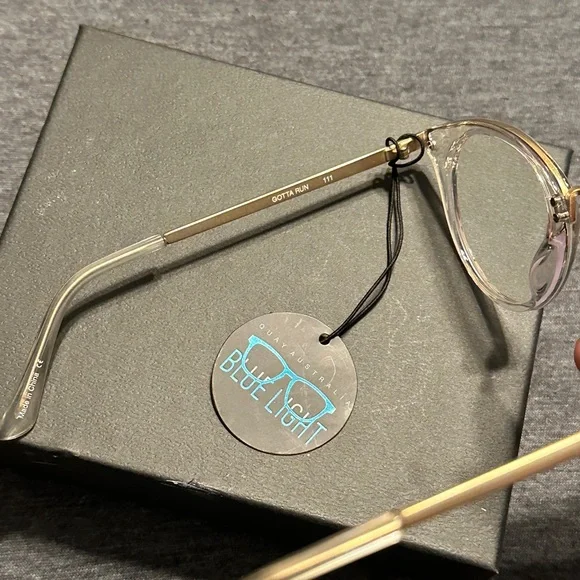 Quay Australia Women's Gotta Run Round Blue Light Blocking Glasses, Clear & Gold - Picture 6 of 13